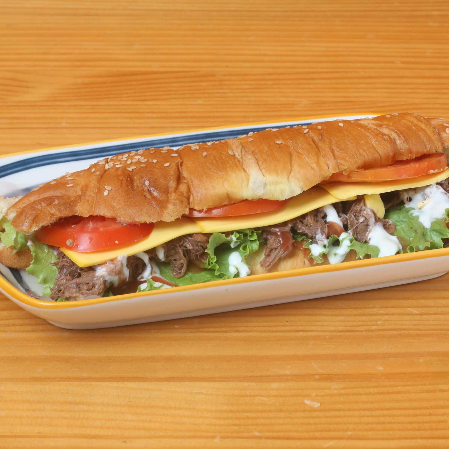 Sándwich de Carne en Salsas