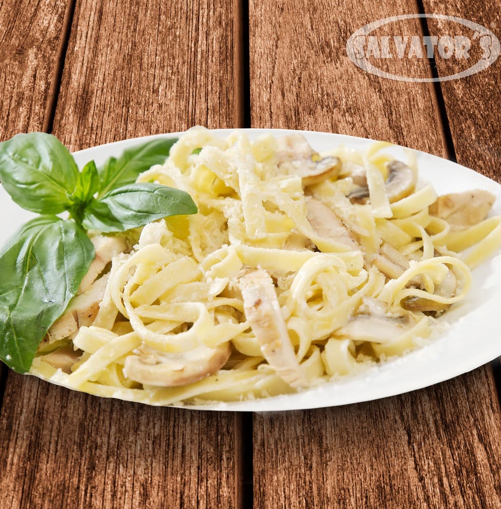 Pasta Alfredo con Pollo
