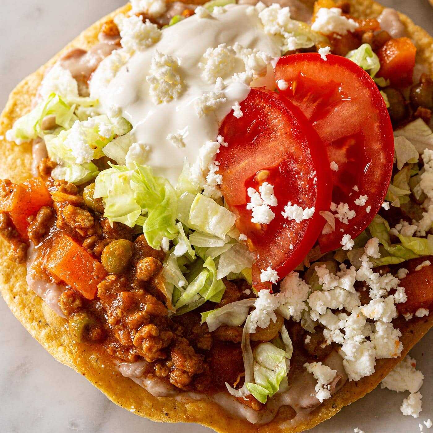 TOSTADA DE PICADILLO