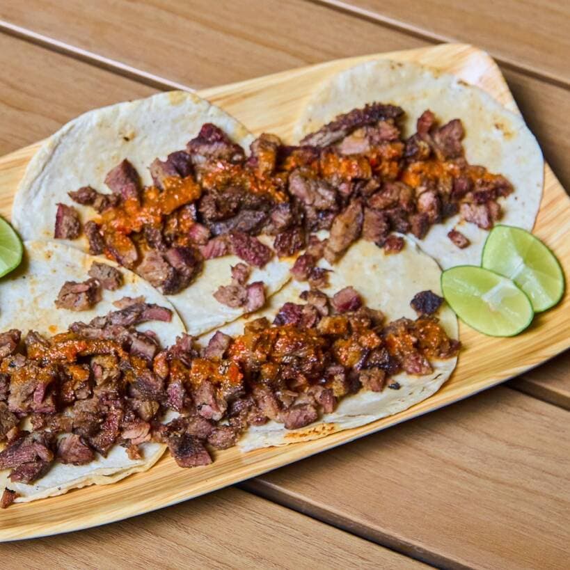 Tacos con Asada