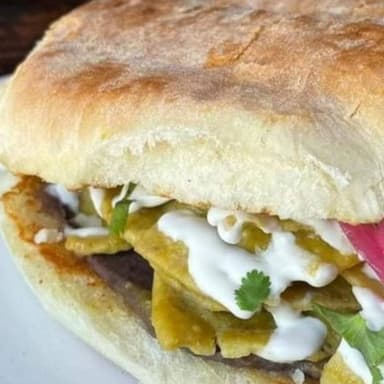 Torta Chilaquiles Verdes