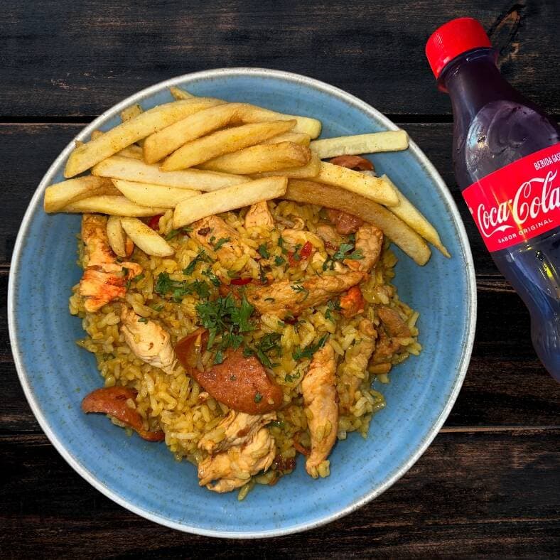 Combo Arroz Trifásico + Papas + Coca Cola