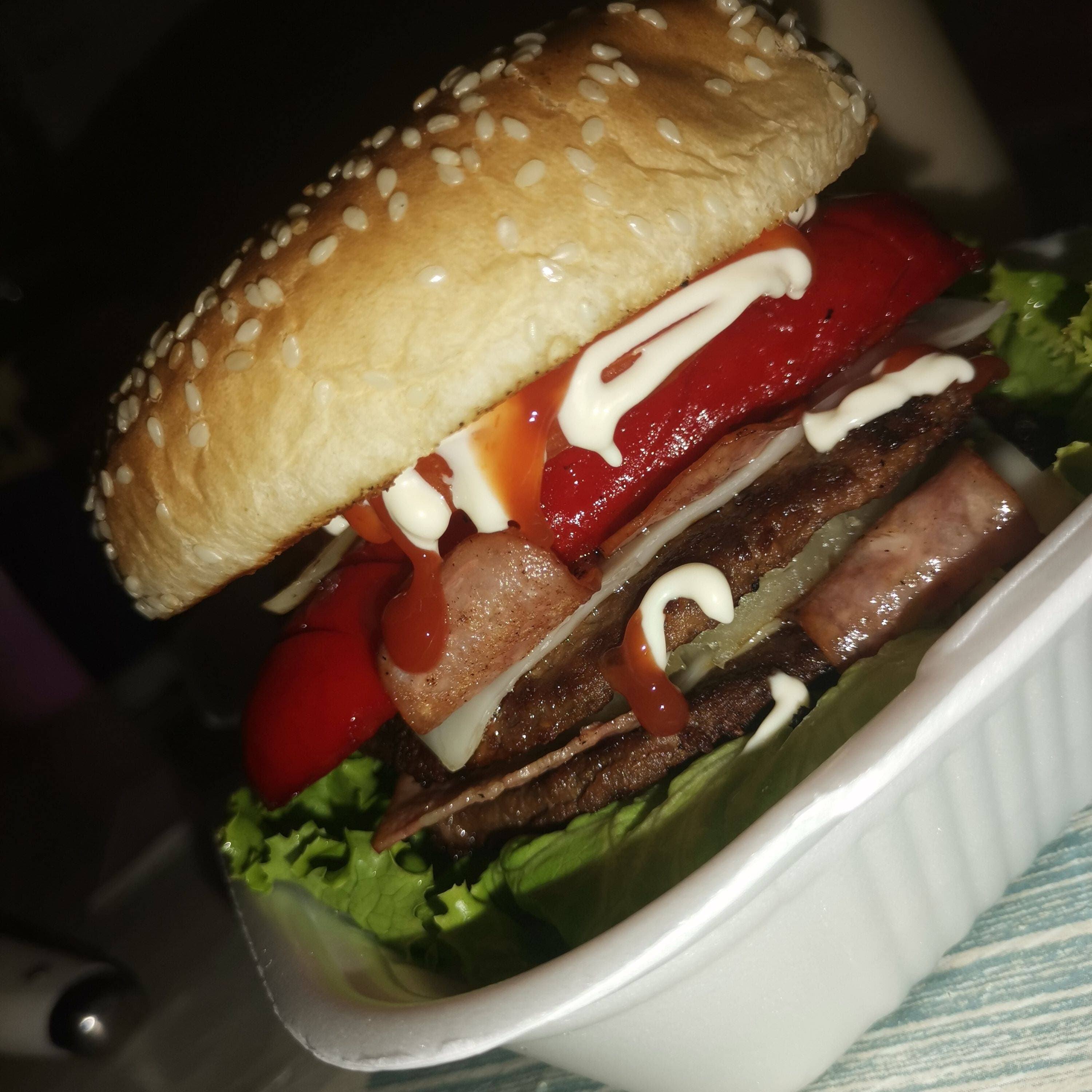 1 Burger Doble y 1 Refresco