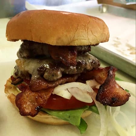 BURGUER BEACON AND BBQ