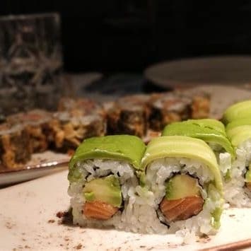 Envuelto en aguacate camaron