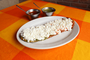 Huarache con Queso