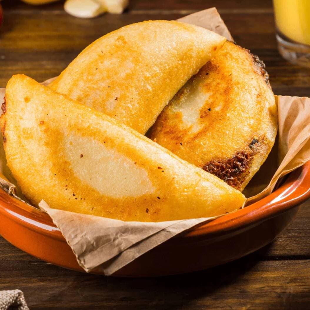 2 Empanadas de Carne Mechada