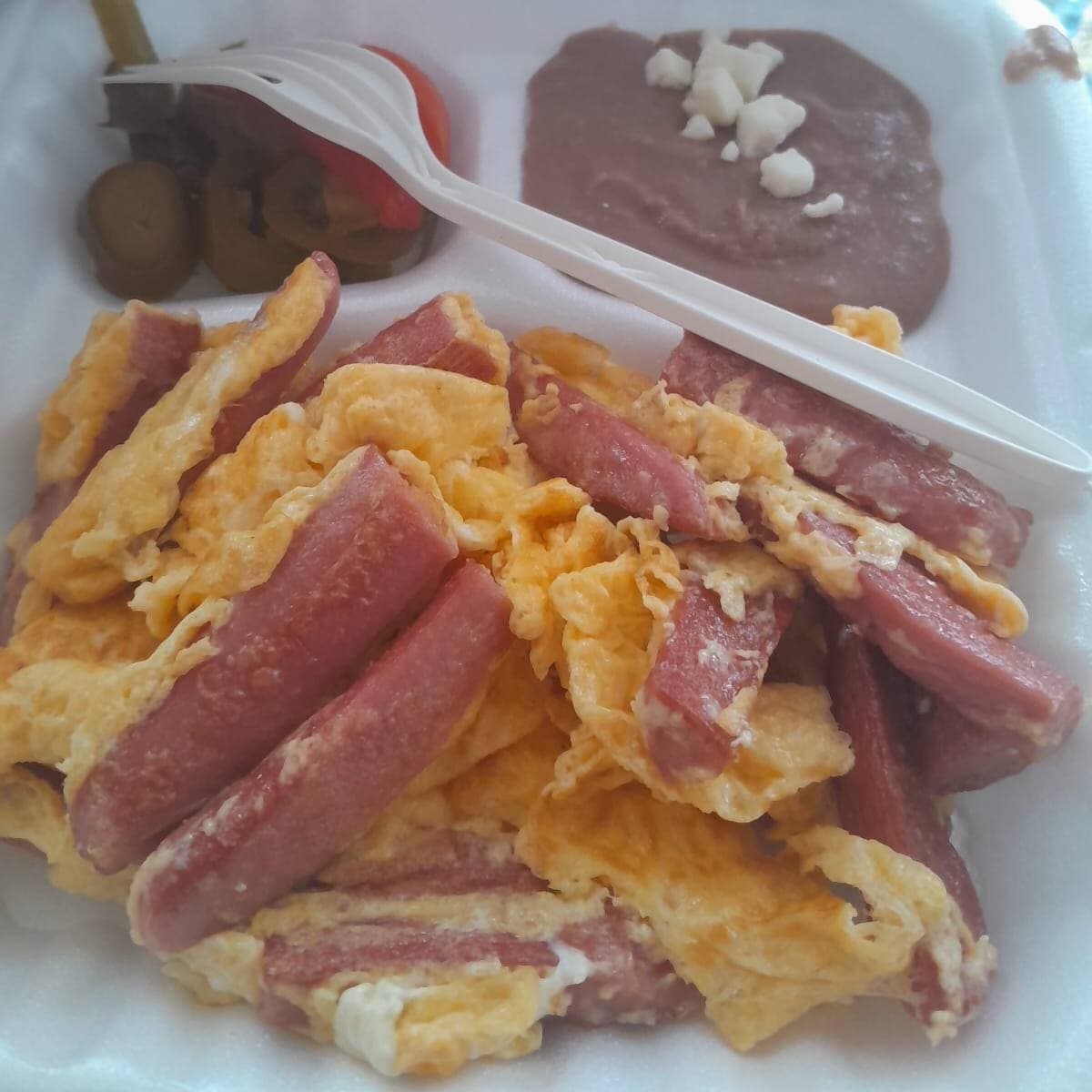 Huevos con Salchicha