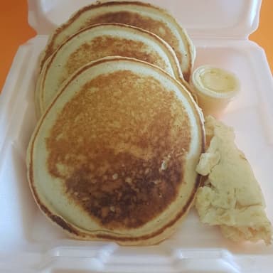 Combo-Hot Cakes + Café Regular