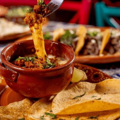 Cazuela de Queso con Chorizo