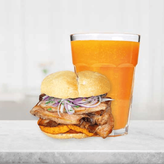 Combo Jugo de Papaya y Pan con Chicharrón