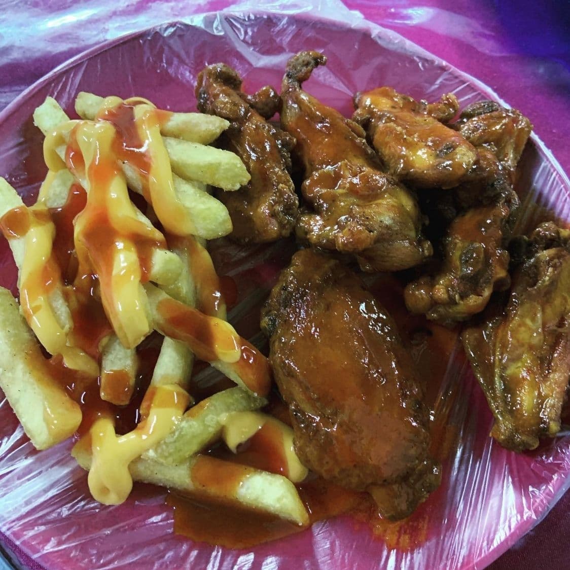 ALITAS BBQ CON CHIPOTLE 6 PZAS