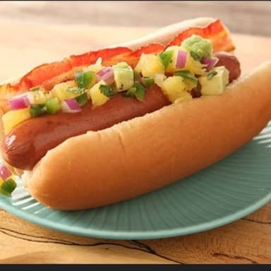 Hot Dog Hawaiano Jumbo Refresco Gratis