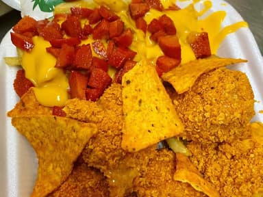 Boneless Dorito Nacho con Salchipapas