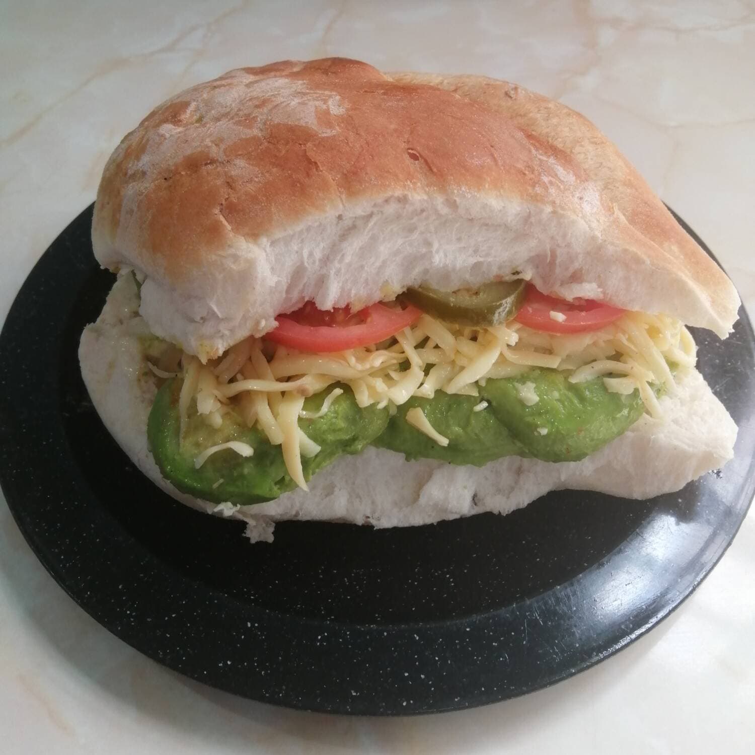 Lonche de Aguacate y Queso