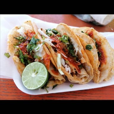 Tacos de Birria Doble Tortilla y Vaso de Consomé