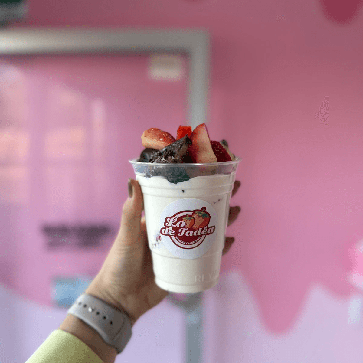 Fresas con Crema Medianas y Minipancakes de 14 Pie