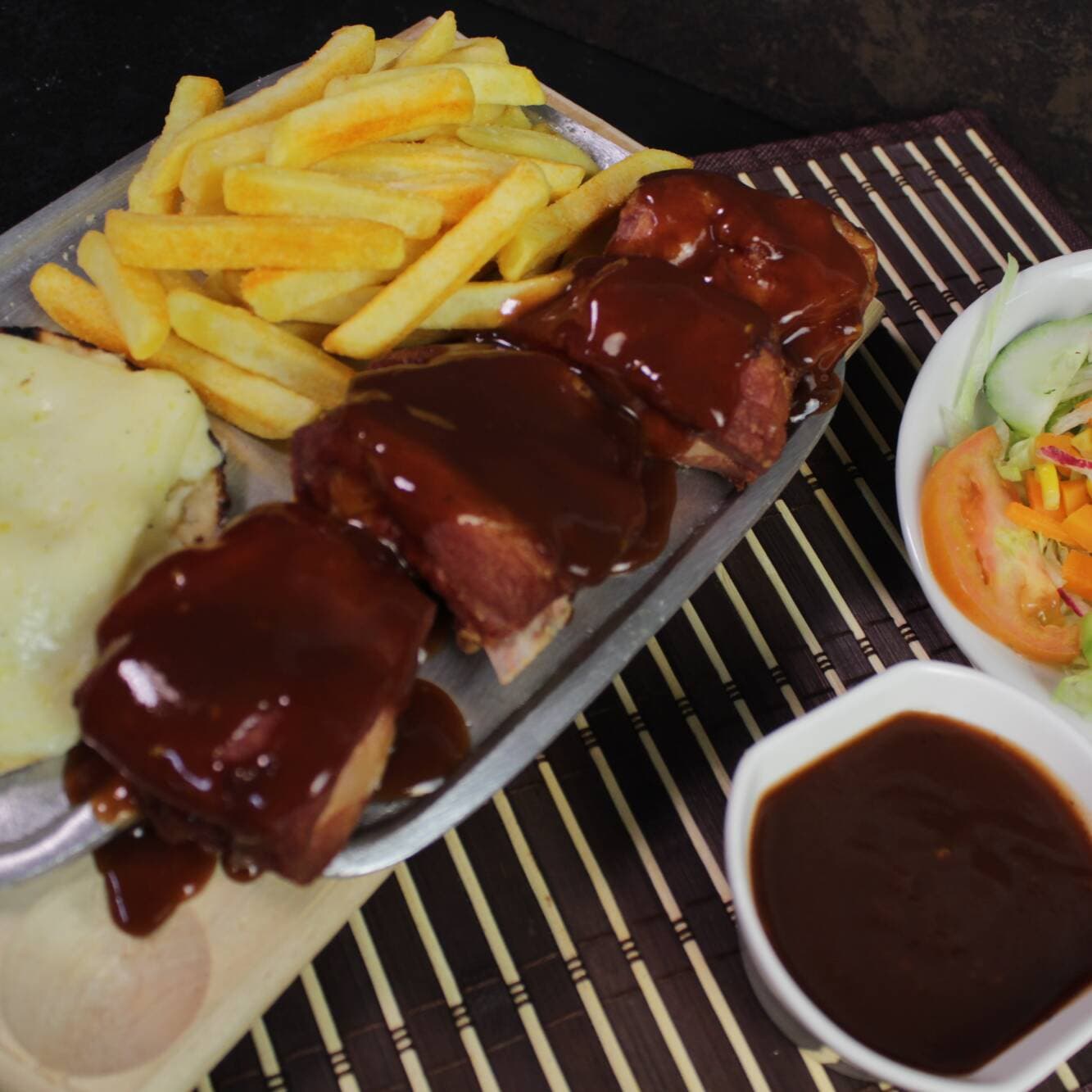 Costilla Ahumada en Salsa BBQ.