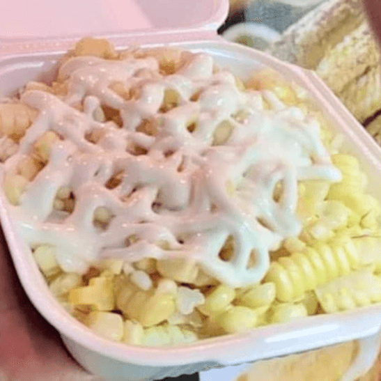 Elote Grande con Crema y Queso