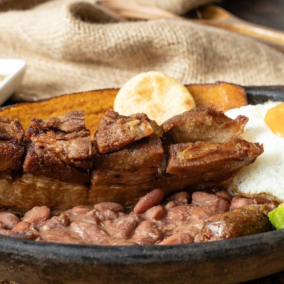 BANDEJA  CIEN PATAS