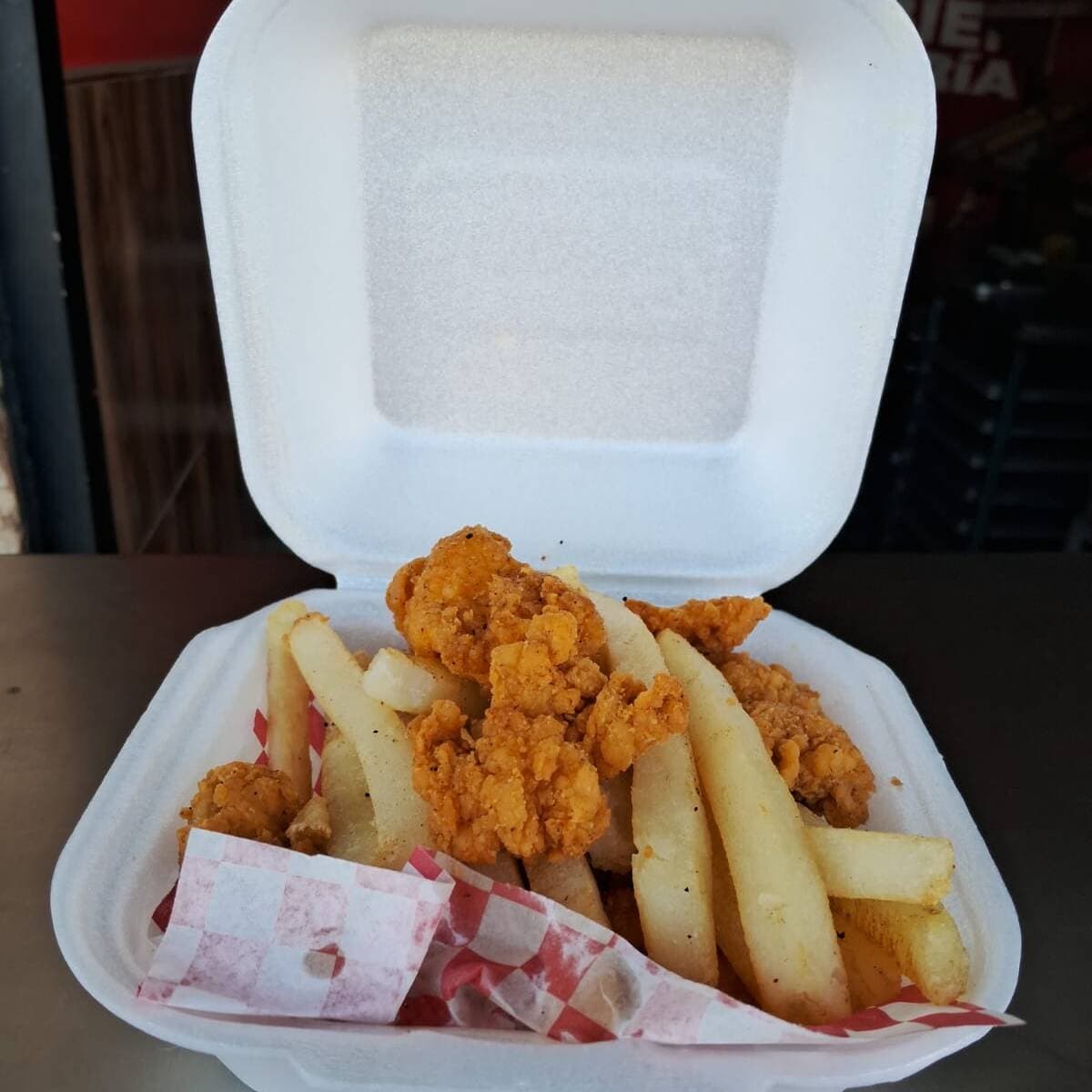 BONELESS CON PAPAS