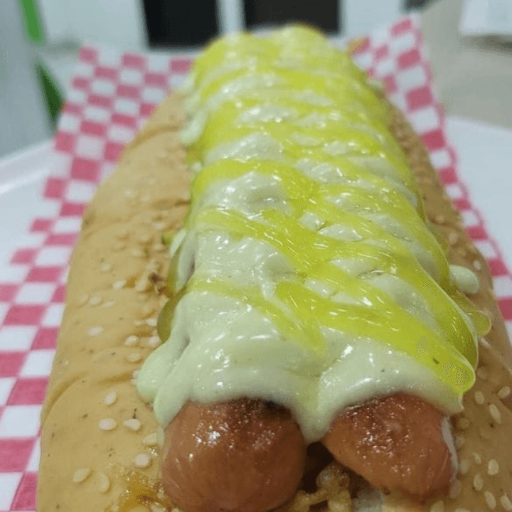 Perro Súper Gratinado + Papas Francesas