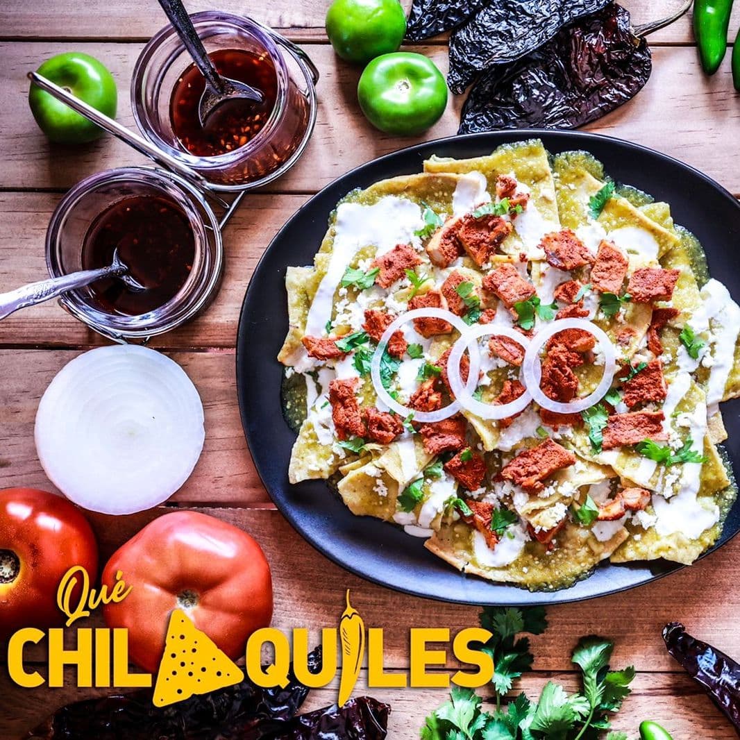 CHILAQUILES CON CECINA ENCHILADA + BEBIDA