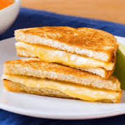 Sándwich de Queso Blanco con Queso Amarillo