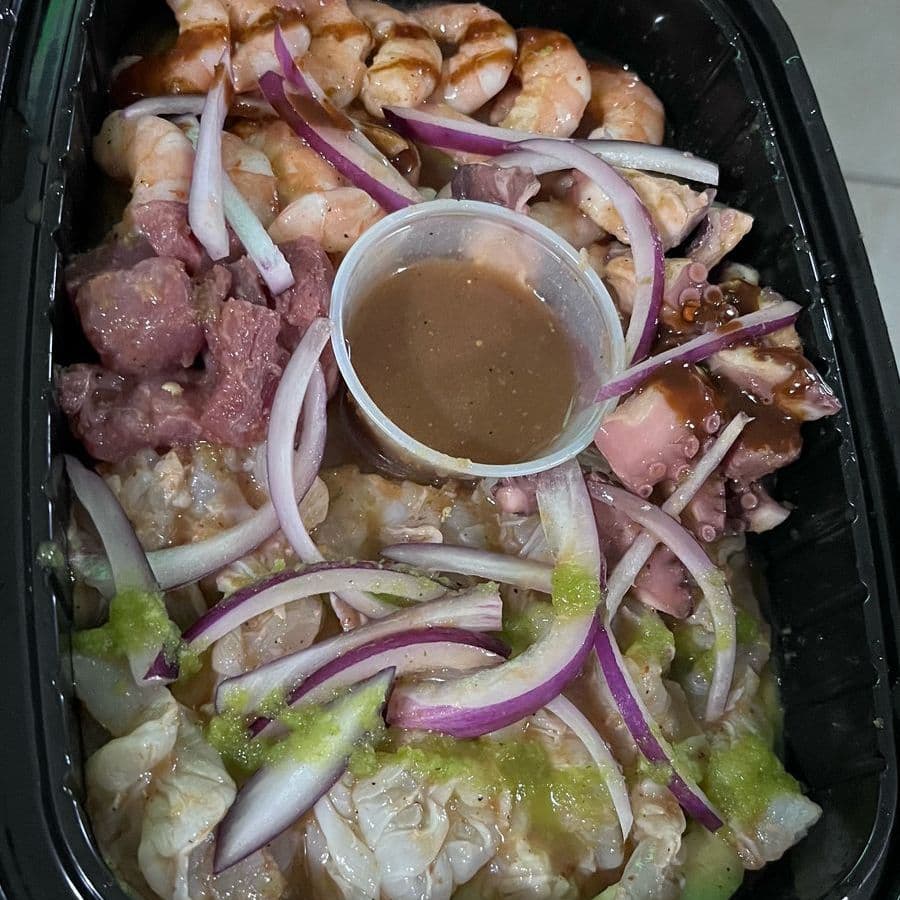 Aguachile Mixto con Atún y Pulpo