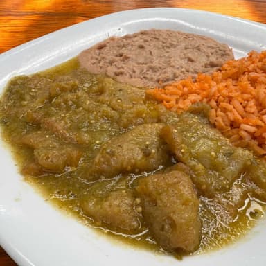 Platillo Chicharrón en salsa verde