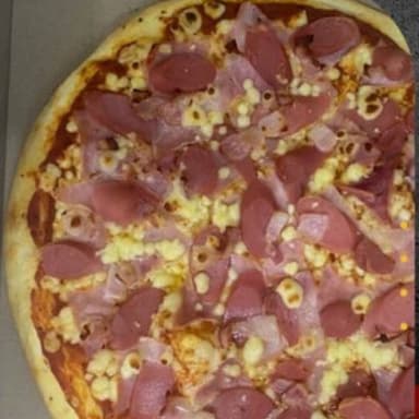 Pizza Grande Carnes Frías