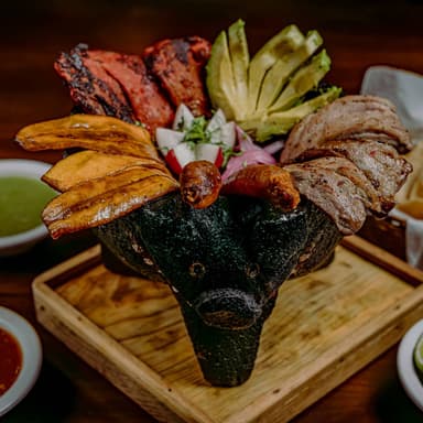 Paquete Molcajete Yucateco+ Agua Fresca(500ml)