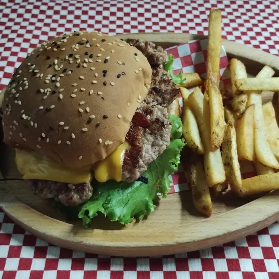 Classic Cheese Burger