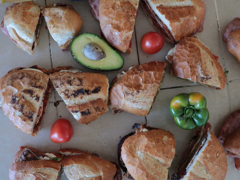 Tortas Metro Balderas -Av. Comalcalco-