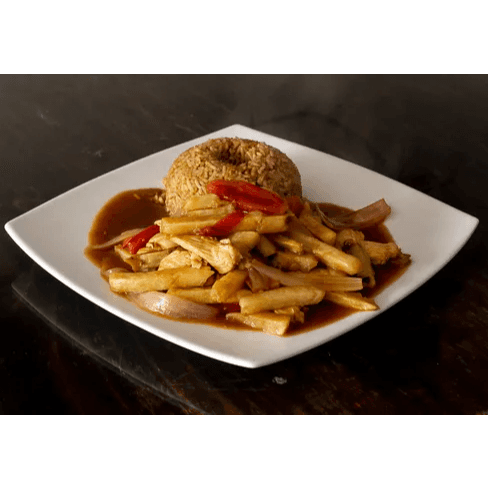 Plato Criollo Lomo Saltado de Pollo
