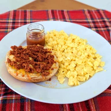 Huevo Bagel + Bebida Refrescante