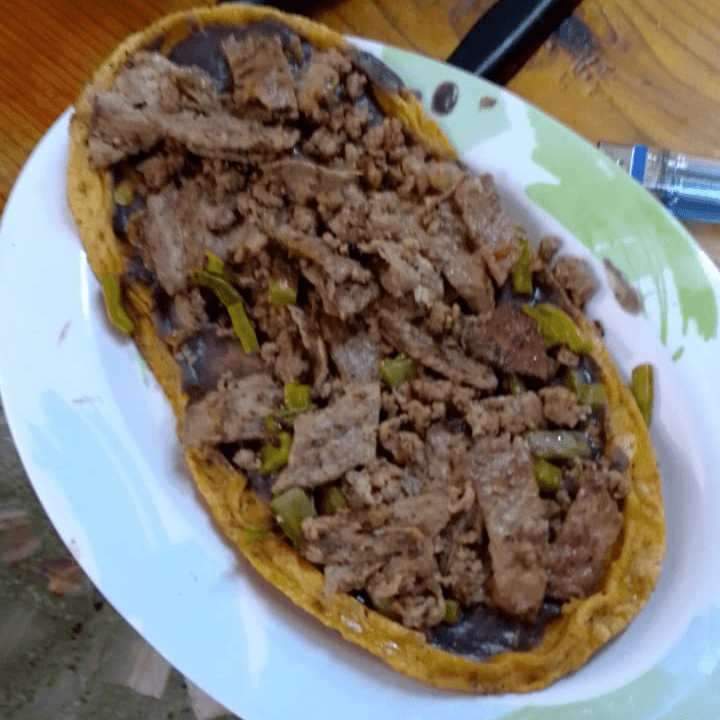 Huarache de Bistec