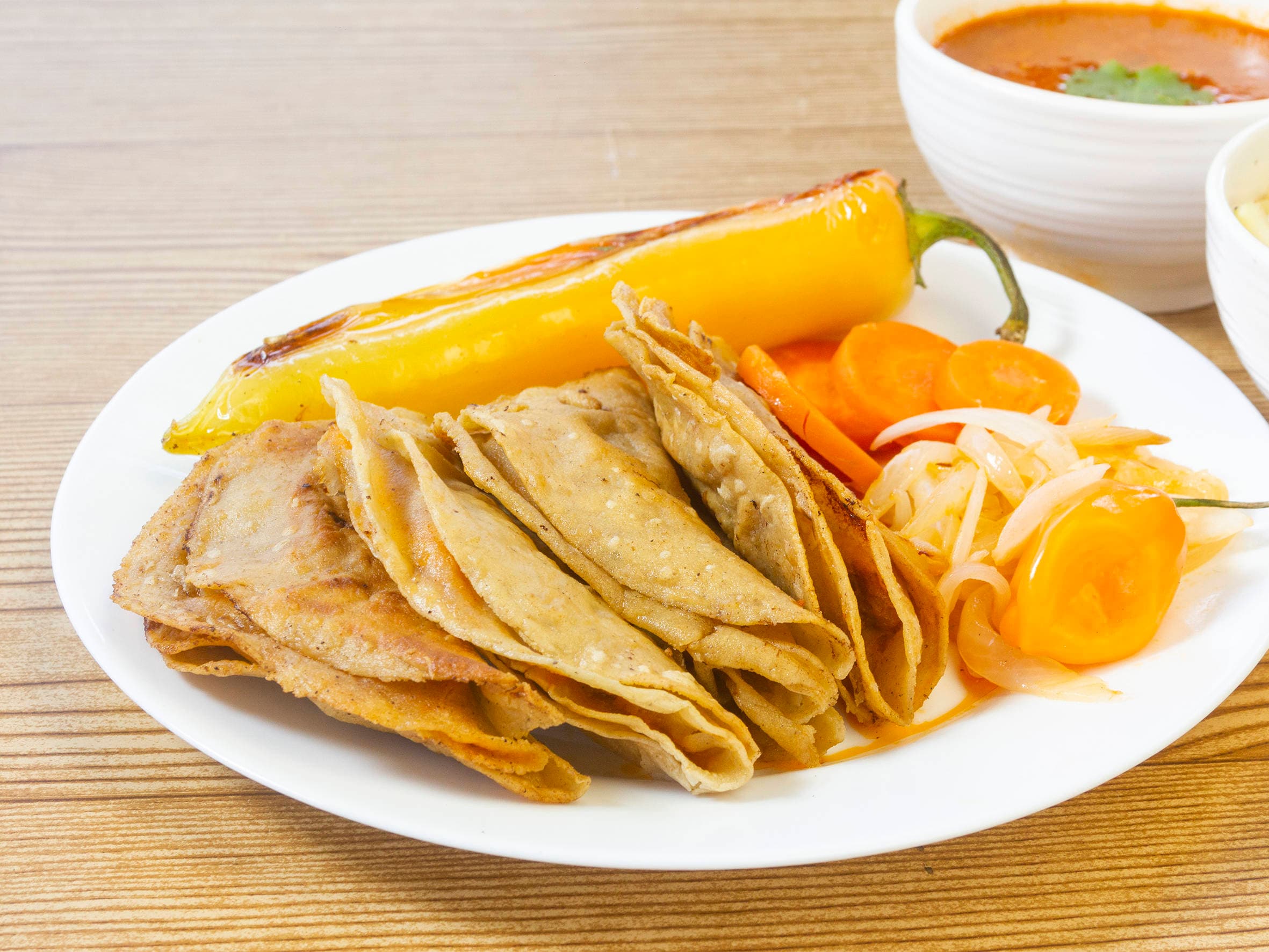 8 TACOS DE BARBACOA