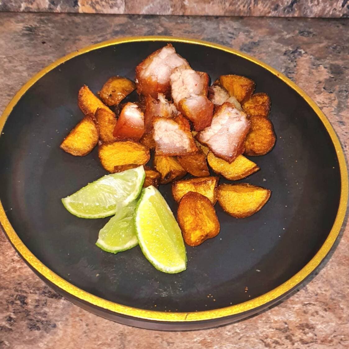 Criolla y chicharron