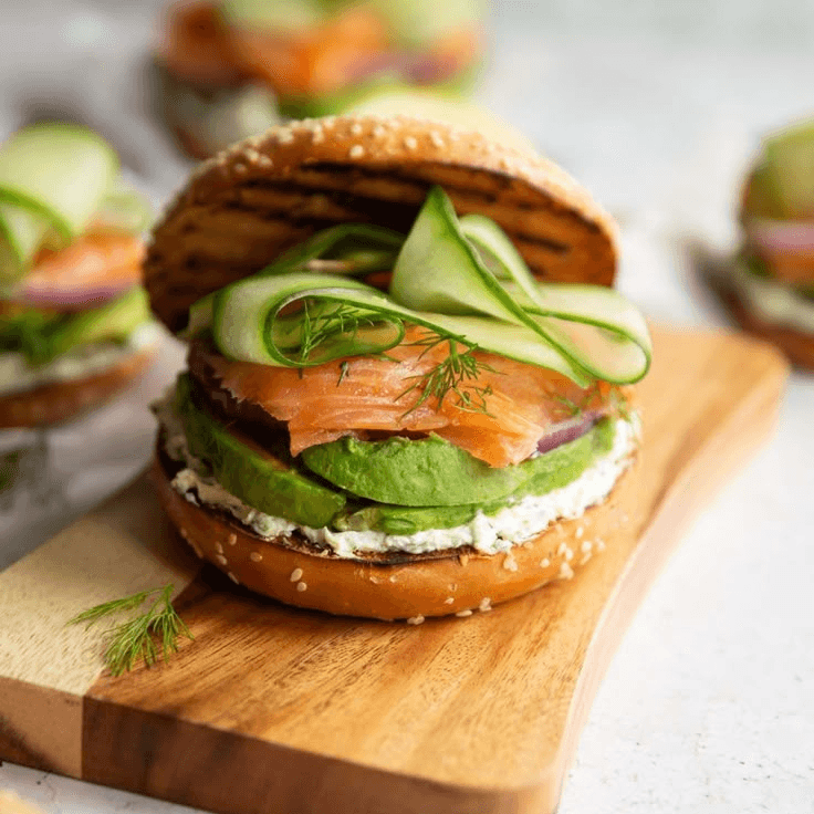 Bagel de salmón ahumado