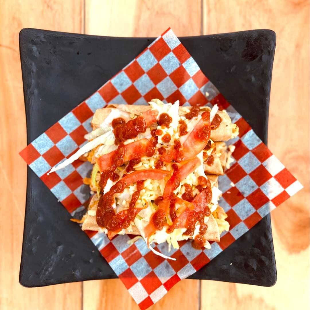 4 Tacos Dorados De Pollo