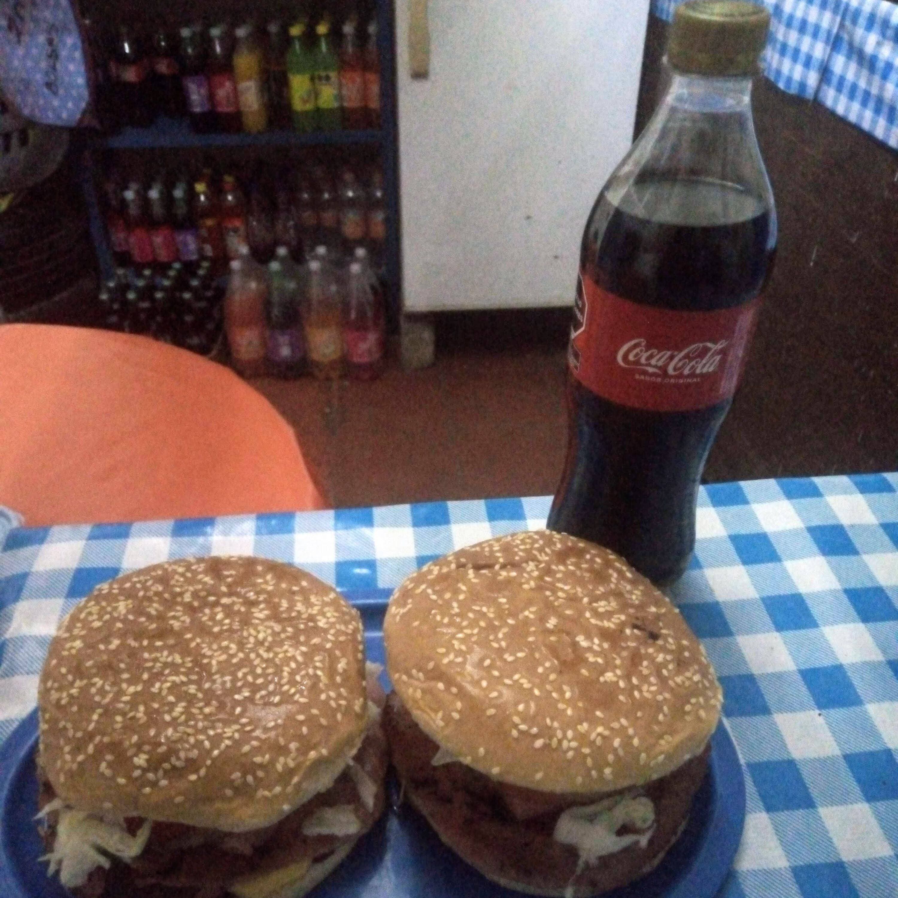 Combo 2 Hamburguesas + Coca-Cola 600ml