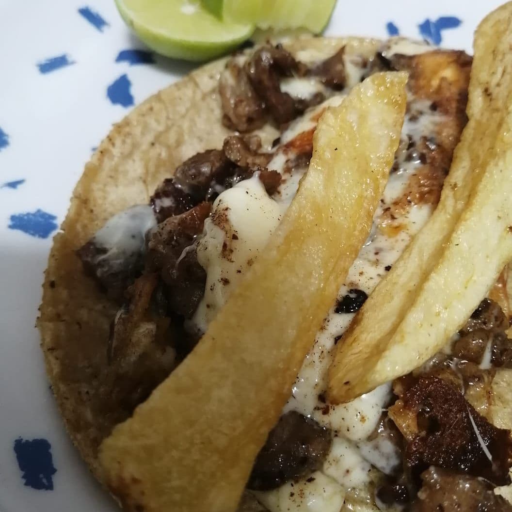 Taco de Bistec con Queso