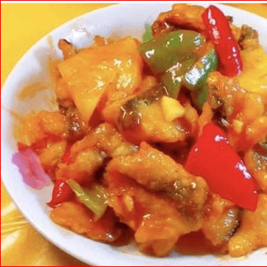 Pescado en Trozos con Piña en Salsa Agridulce