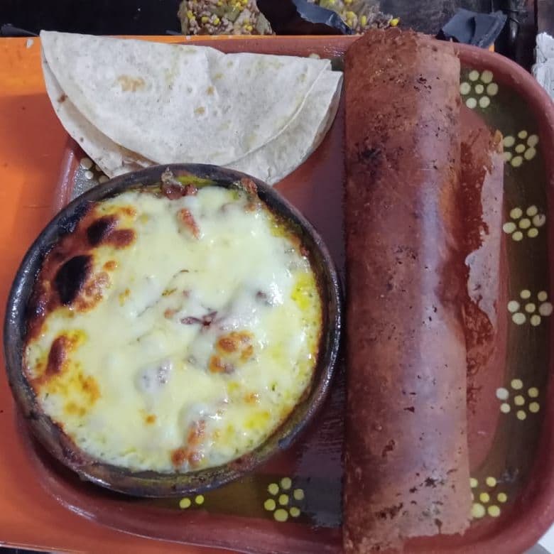 Queso Fundido con Carne