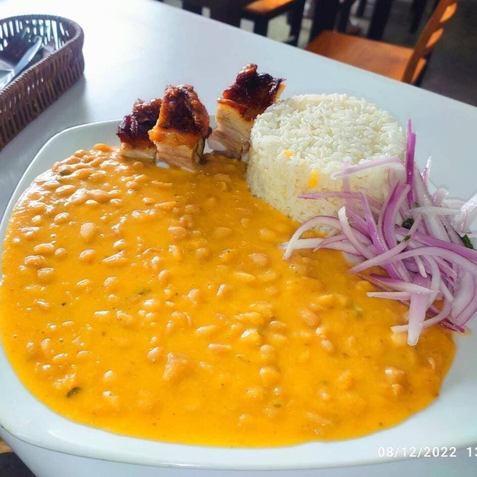 Arroz con frejoles y Chancho al Palo