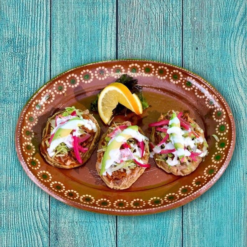 Sopes de Cochinita Pibil Orden con Cuatro