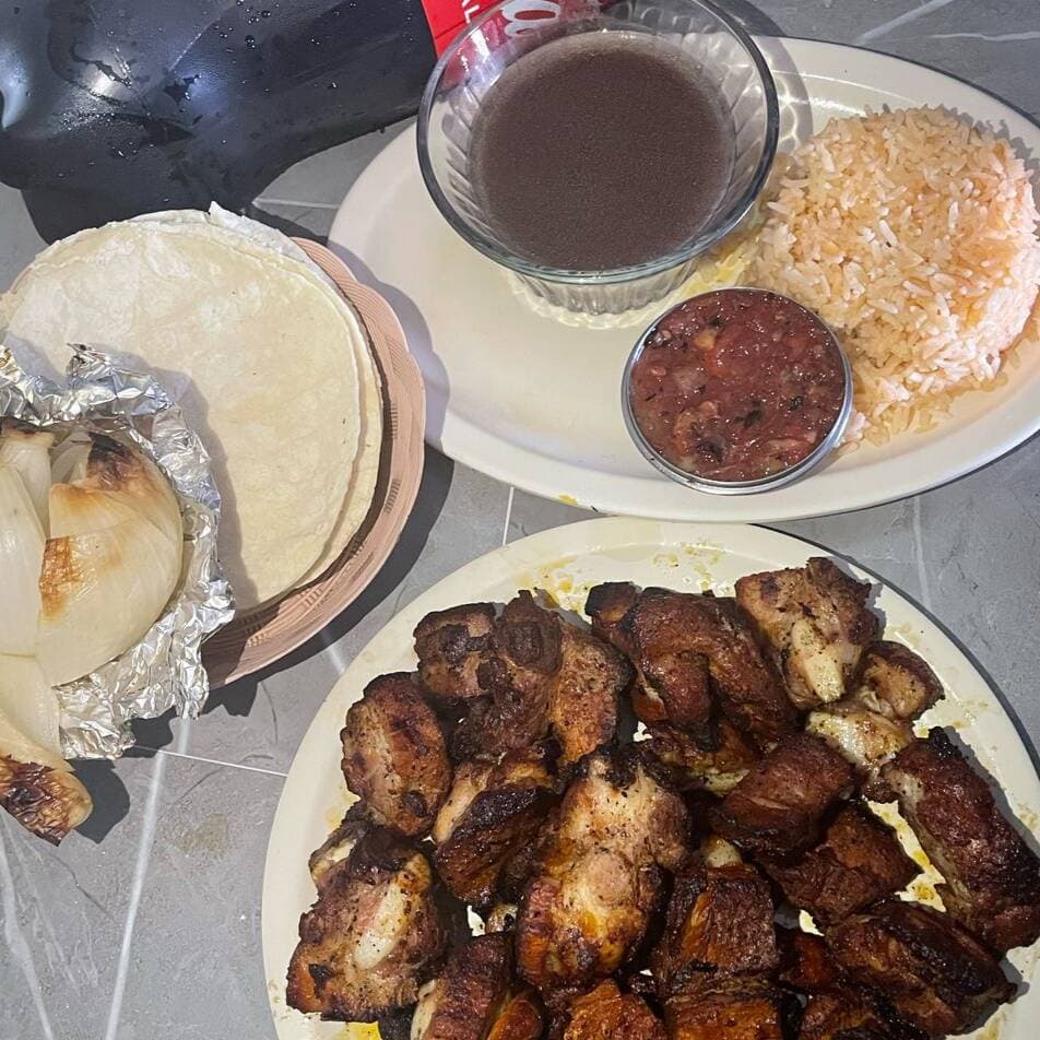 500g Costilla, Cebolla, 1/2 Tortilla Refresco 1.35