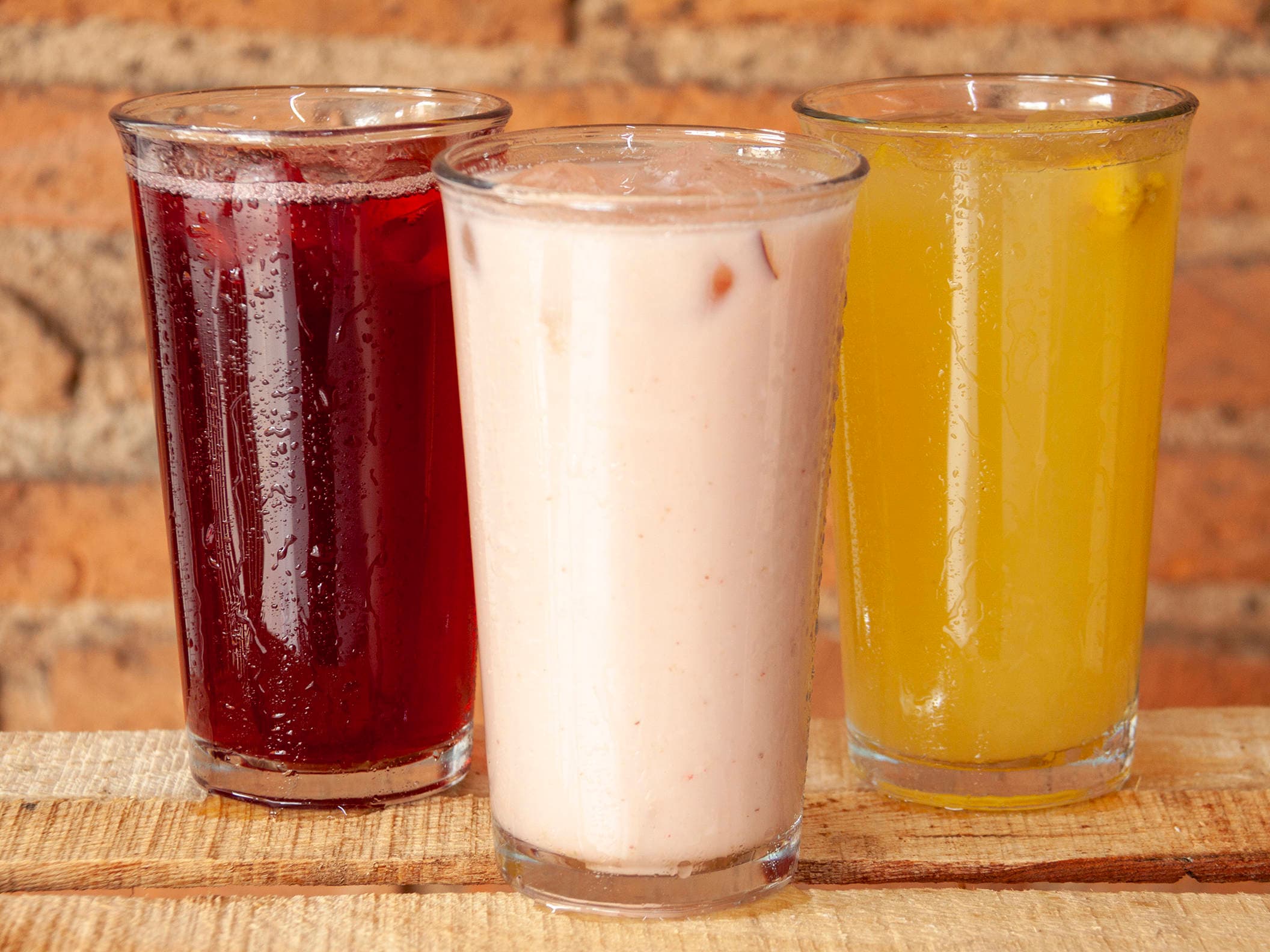 Agua de Limon con Hierbabuena