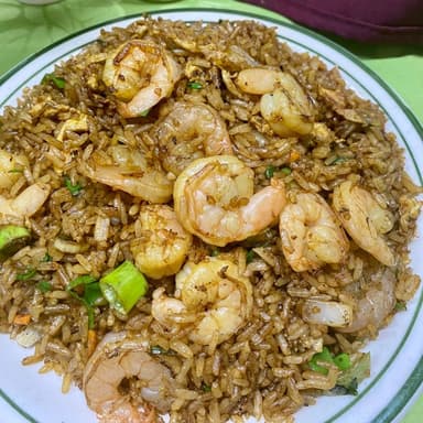 65- Medio arroz  frito con Camarones